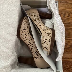 Giani Bernini women’s high heels shoes